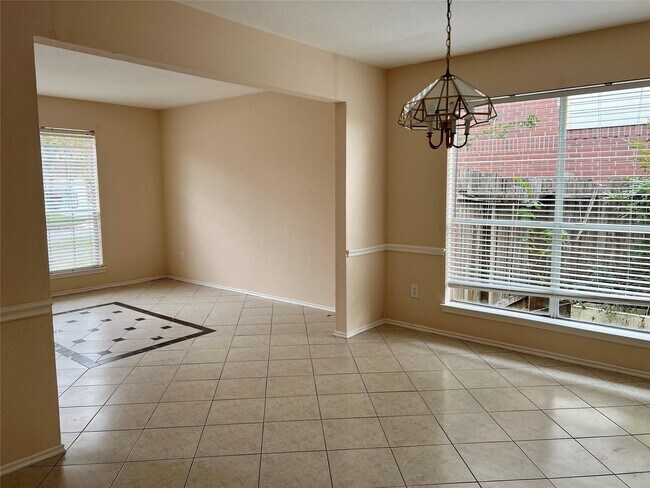 Photo - 2211 Ruffian Ln