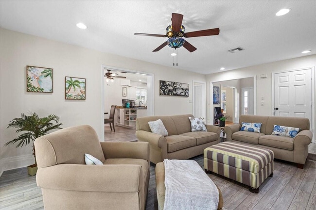 Photo - 2250 SE Country Club Ln
