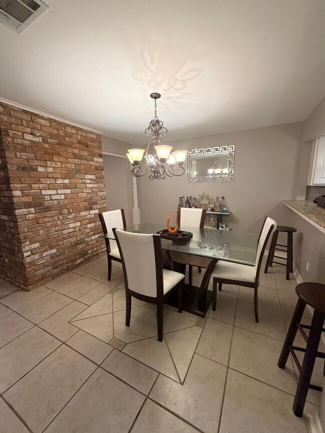 Photo - Beautiful 3 Bedroom Townhouse