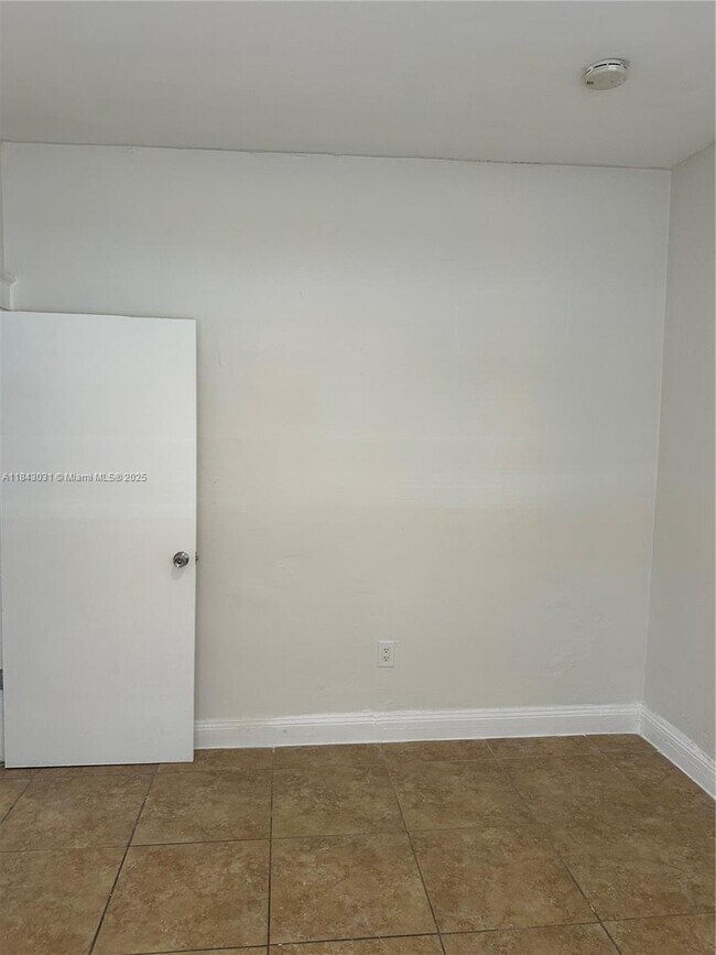 Photo - 4701 SW 8th St Unit 8