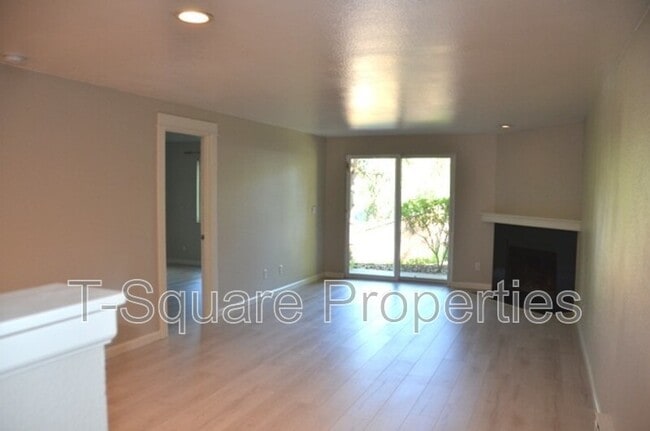 Photo - 726 Kirkland Cir