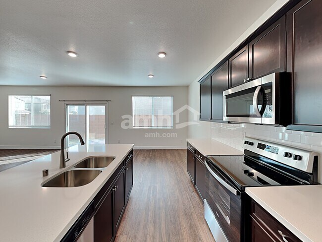 Photo - 6142 Schmidt St