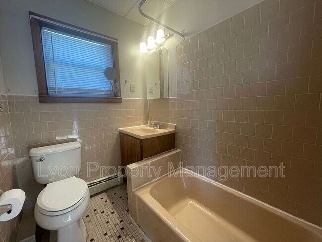 Photo - 75 Riley St Unit 2