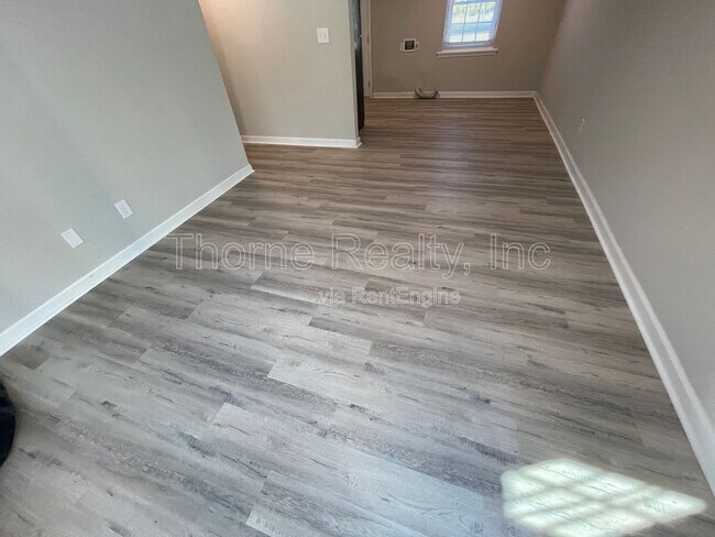 Photo - 1318 Maple St