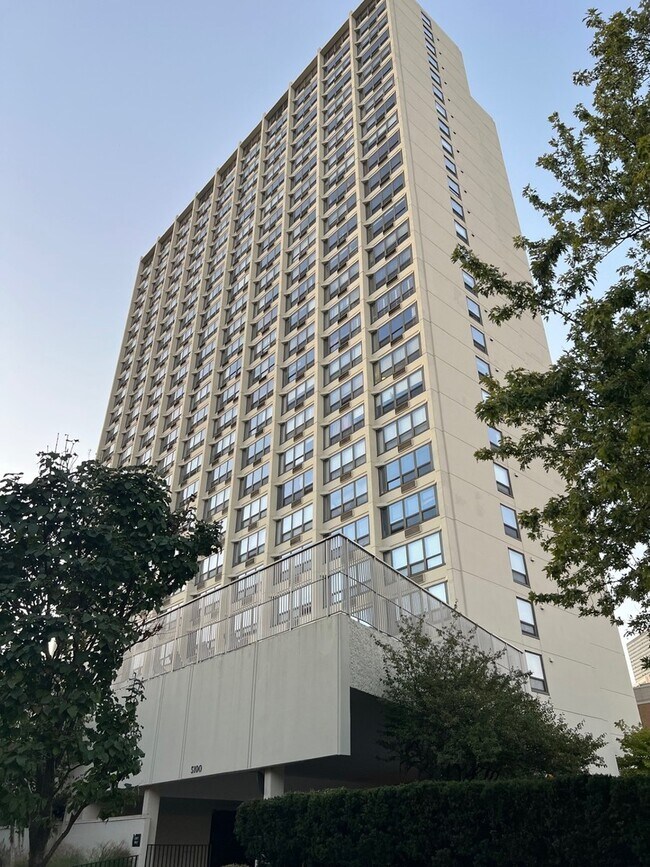 Building Photo - 5100 N Marine Dr Unit 19J