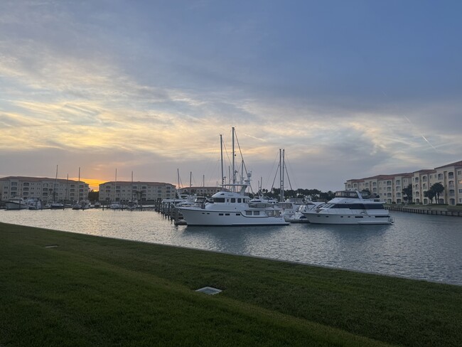 Photo - 16 Harbour Isle Dr W Unidad 106 Rental