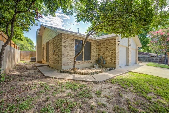 Photo - 306 Corral Ln