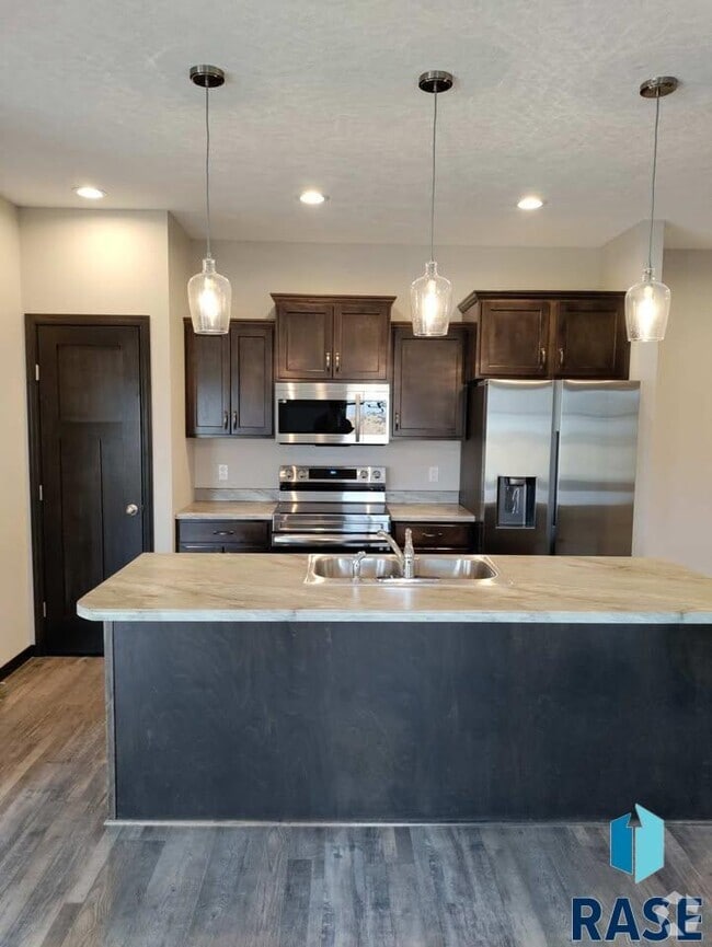 Building Photo - 9402 W Dolores Dr Rental