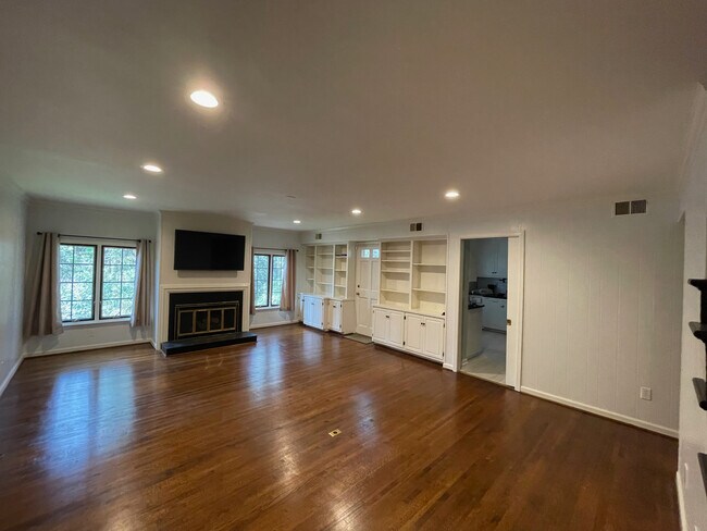 Photo - 4310 Wilderness Rd Unit W