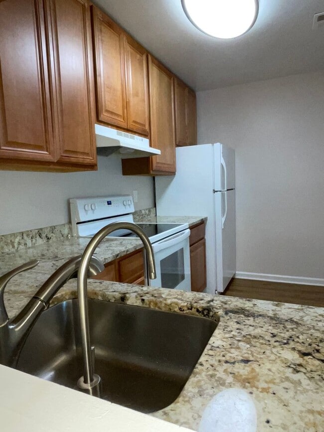 Photo - 3BD 2.5BA End Unit Townhome