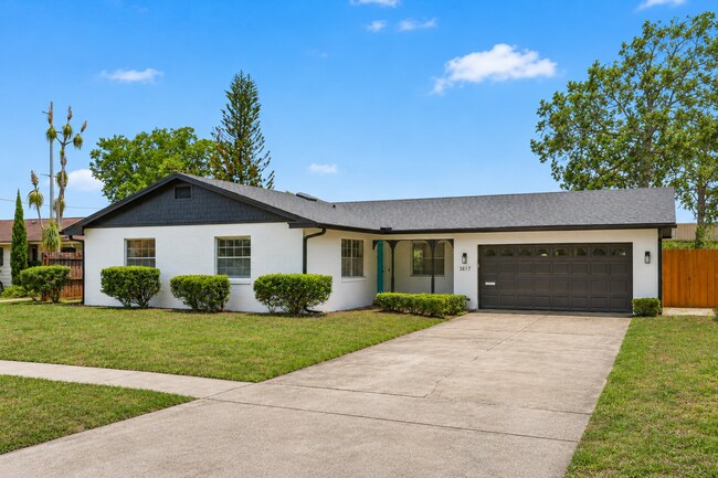 Building Photo - Remodeled SODO Home Available Now