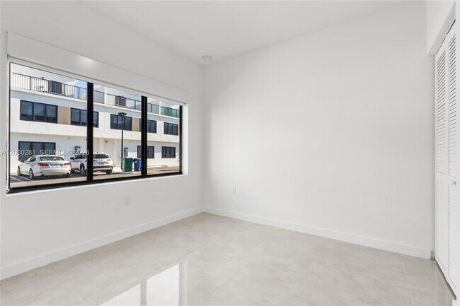 Photo - 14513 SW 261st St Unidad EFFICIENCY