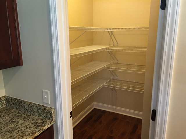 Photo - 280 Sunbury Dr