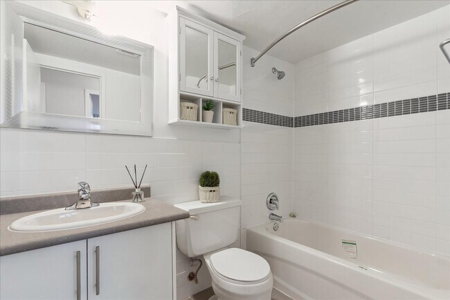 Photo - The Heartland Apartments