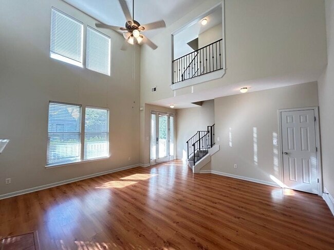 Photo - 1372 Island Town Dr