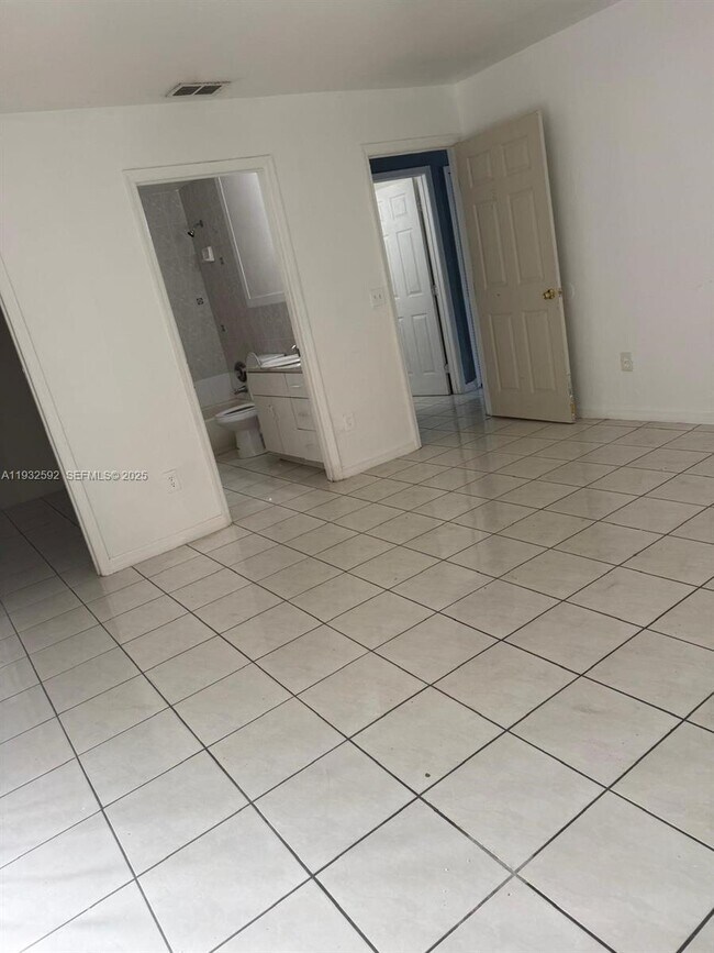 Photo - 28144 SW 142nd Ct Unidad 0