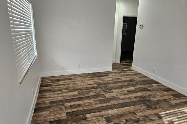 Photo - 730 SW 4th St