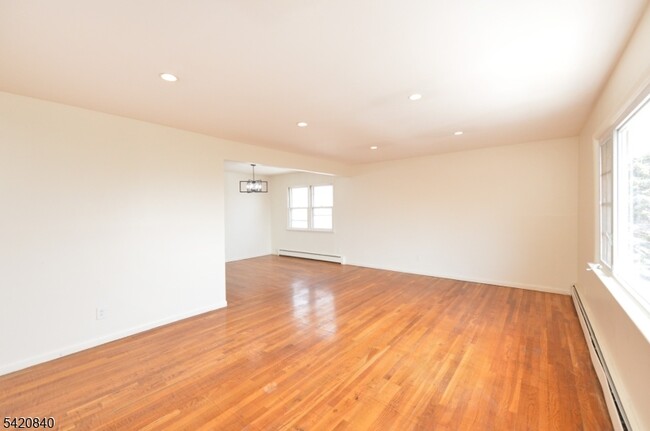 Photo - 100 Eastern Wy