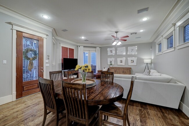 Photo - 1126 W 17th St