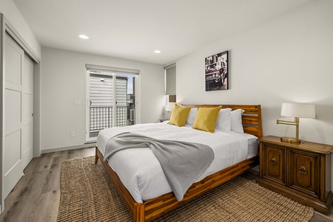 Photo - 5210b Brooklyn Ave NE Unidad SI ID1514091P