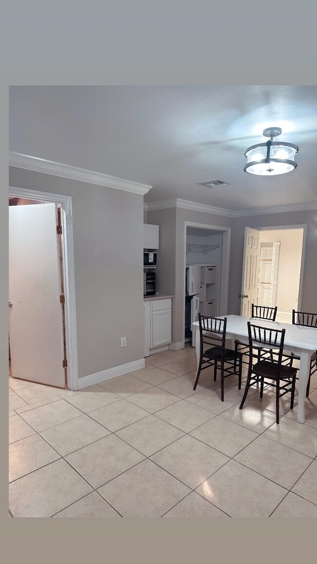 Spacious Living Room - 14421 SW 92nd Ter Condo