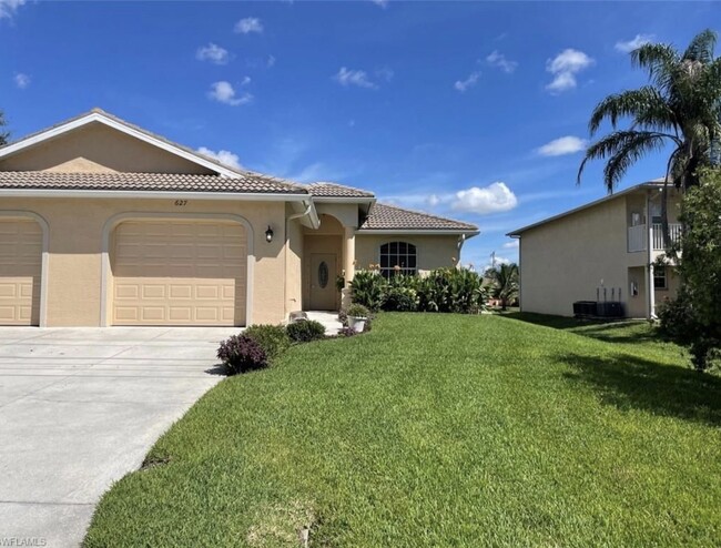 Front of Duplex - 627 SW 47th Ter Townhome