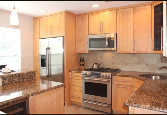 4 Victoria Cir
