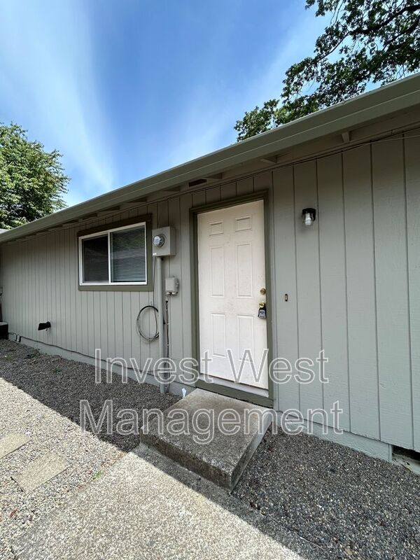 2737 H Street Condo Condo for Rent in Washougal, WA