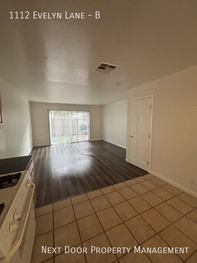 Building Photo - 1112 Evelyn Ln Unit B