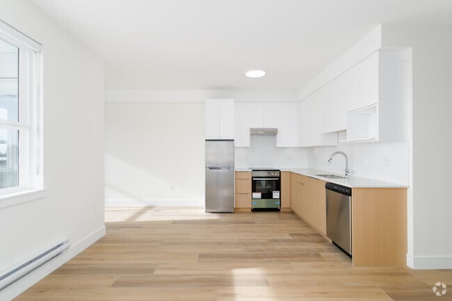 1BR, 1BA - 650SF - Kitchen