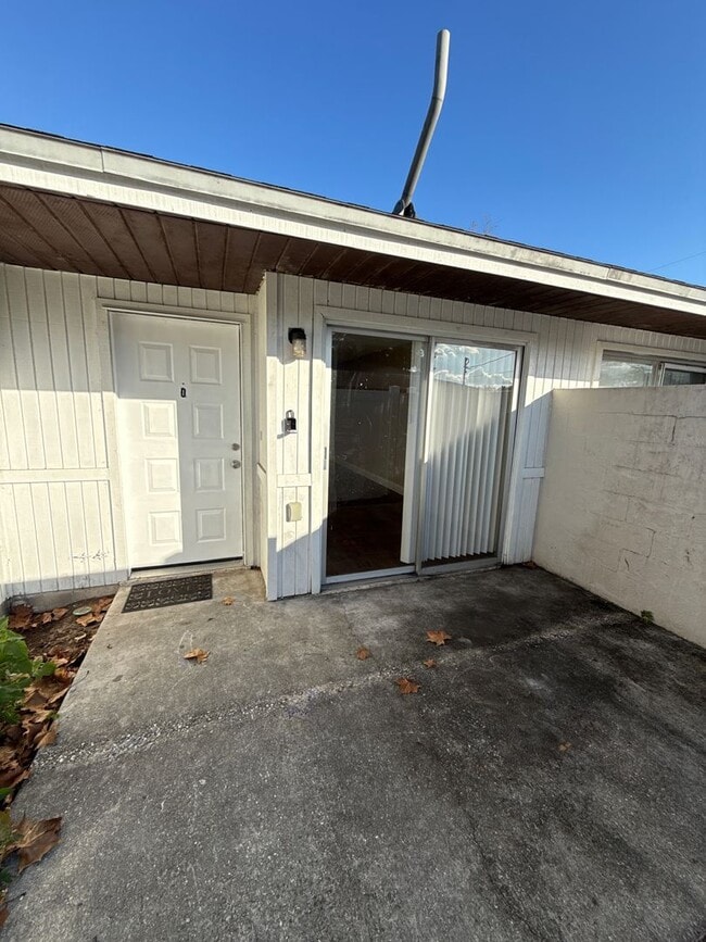 Building Photo - JCR1 - 5445 Unit D (MU59)