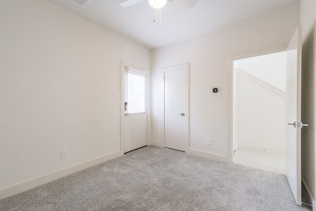 Photo - 4817 Martin Oaks Ln