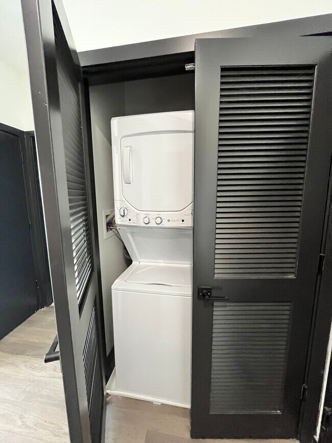 132 Mallory Ave 510 - 138 Mallory Ave