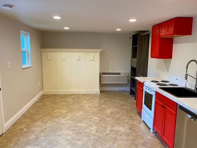 Photo - 7916-18 Hickory Unit 7918 B