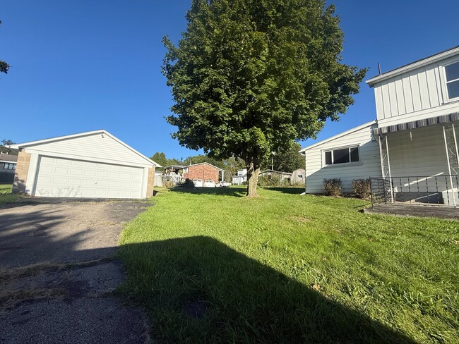 638 Painter St