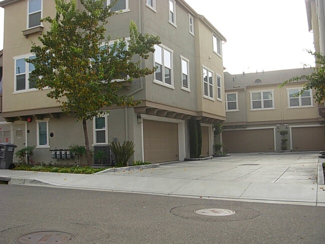 Beautiful end-unit Townhouse 3 bedrooms/2.... - Beautiful end-unit Townhouse 3 bedrooms/2....