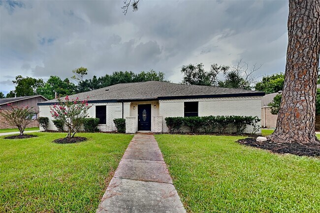 Building Photo - 2318 Turtle Creek Dr