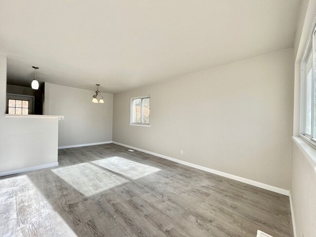 Photo - 3 Bedroom/ 1 Bathroom Rancher Close To Fort Carson