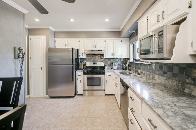 Photo - 2711 Sky Hill Ct