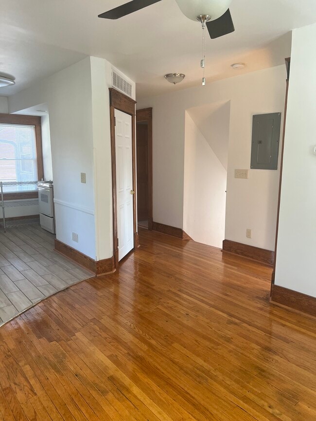 Photo - 2417 Woodland Ave