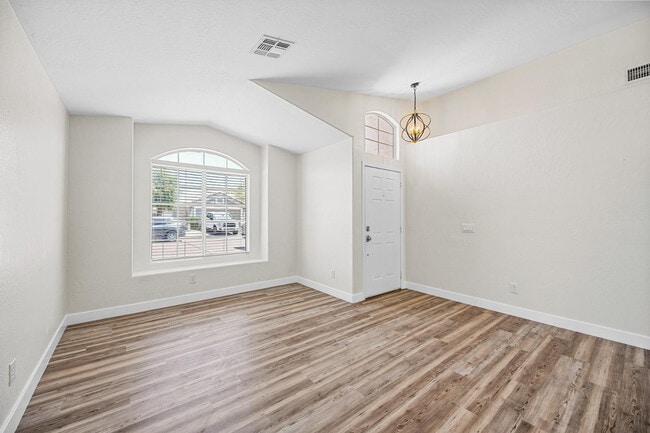Photo - 17012 S 27th Pl