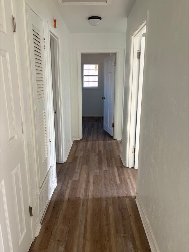 Photo - 209 Redbud Ave