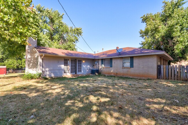 Photo - 3 Bed 2 Bath in Del City- Judy Dr is back!