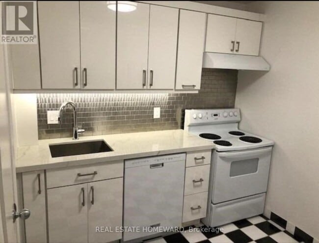 Photo - 274 Rumsey Rd Unit Side