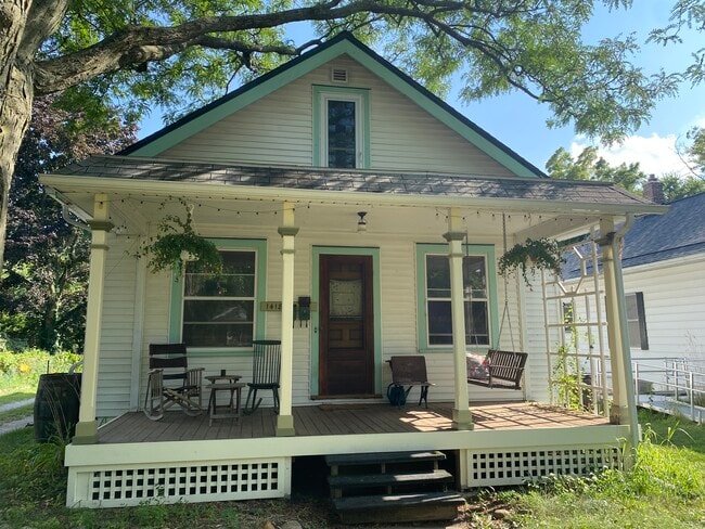 Building Photo - 1418 Coler Rd Unit 2 Rental