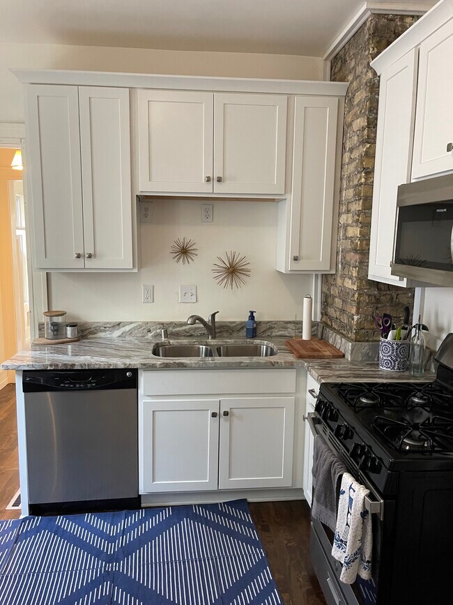Photo - 2830 N Frederick Ave Apartments Unit 2830 N Frederick Ave