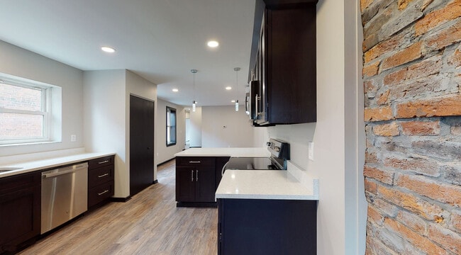 Kitchen/Great Room - 1819 E Carson St Unit 200