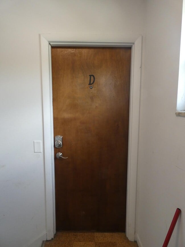 Photo - 1751 Summit St Unit A