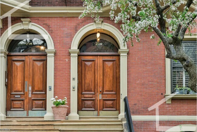 Photo - 5 br, 4.5 bath Triplex - 214 Beacon St 3