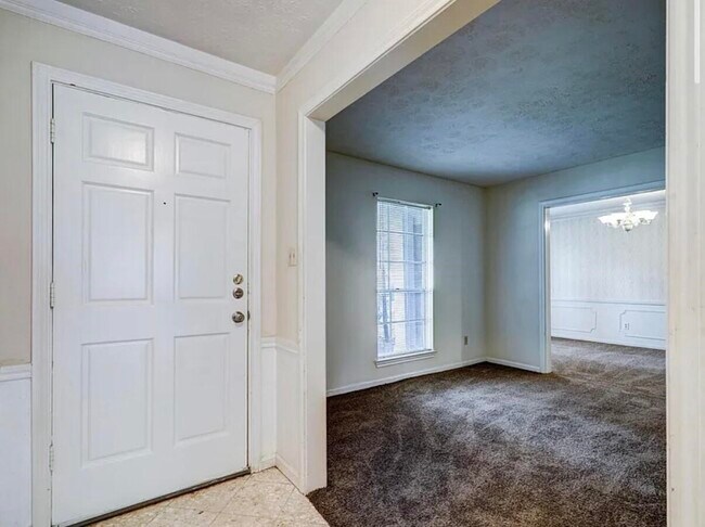 Photo - 25403 Lynbriar Ln
